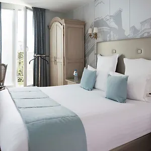 **** Hotel Plaza Elysées France